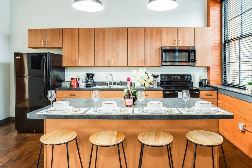 Centric Ny Style Loft W/King Bed Rochester Exterior foto