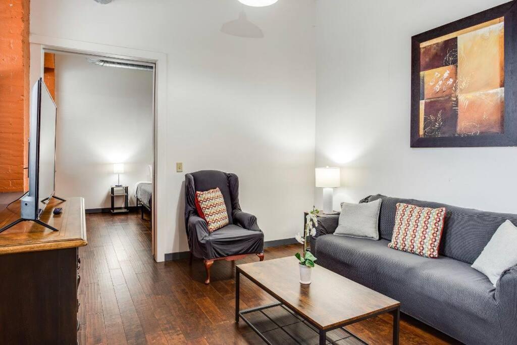 Centric Ny Style Loft W/King Bed Rochester Exterior foto