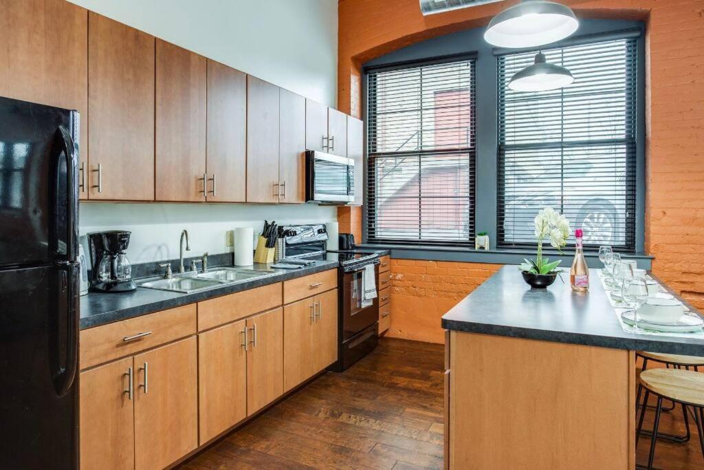 Centric Ny Style Loft W/King Bed Rochester Exterior foto